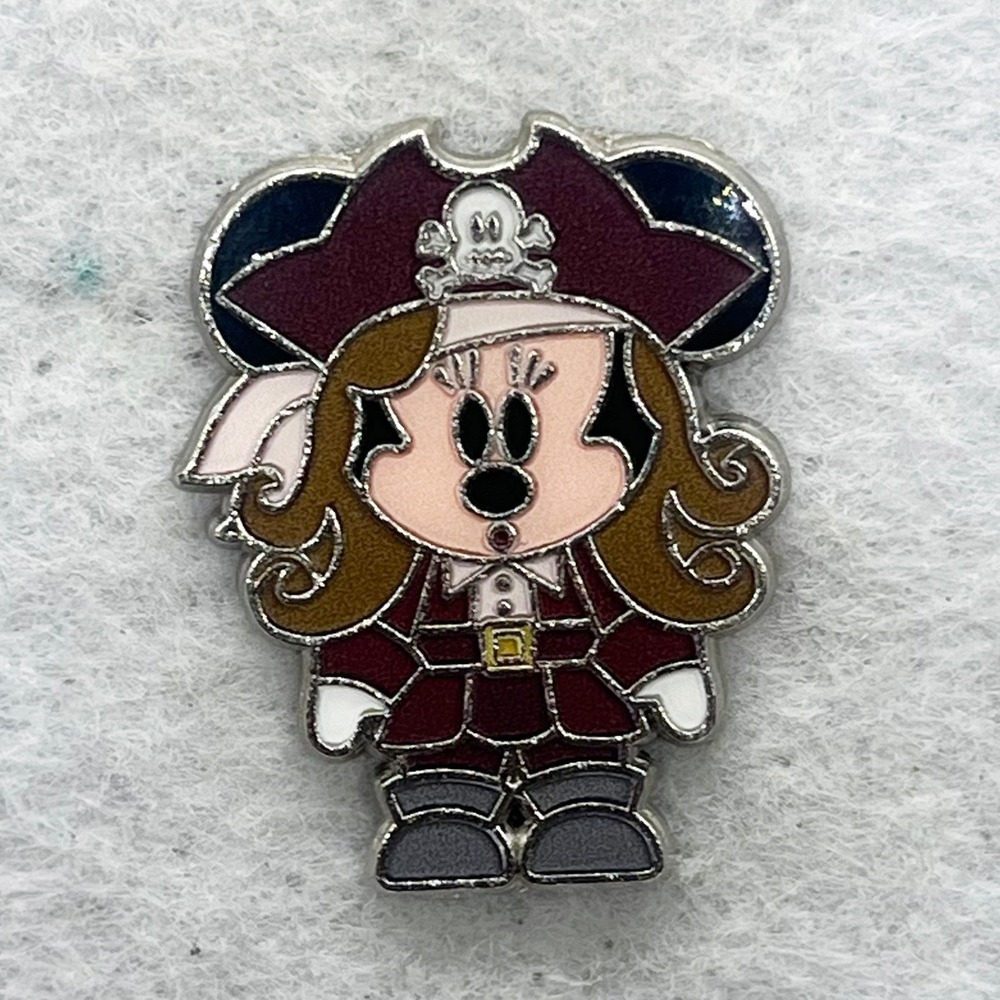 🔮 5/$25 Disney Cute Characters Pirates of the Caribbean Minnie Pin